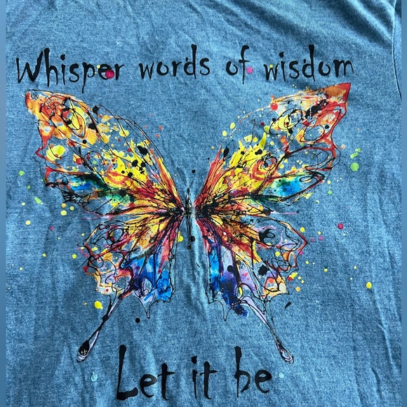 Size small Gildan soft short sleeve Tshirt. Butterfly with Let it Bethe Beatles. - Picture 4 of 4